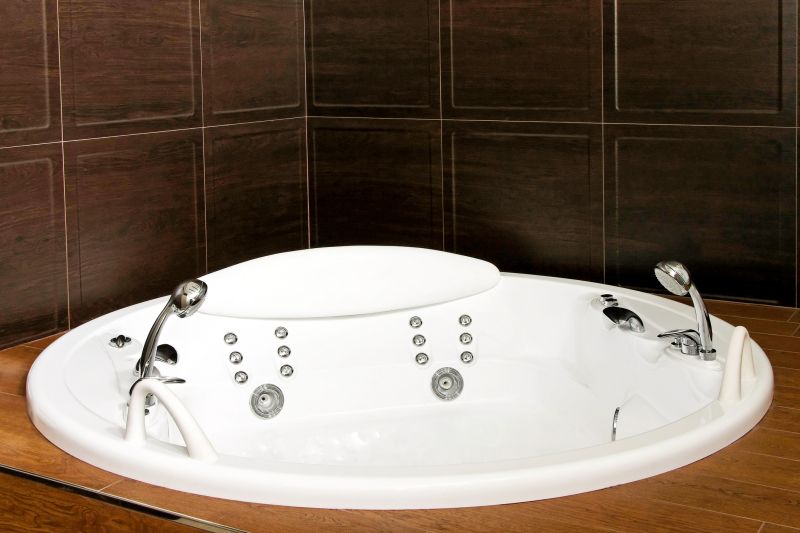 Luxury whirlpool bathtub